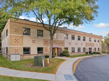 430 Boston St, Unit 210, Topsfield, MA 01983