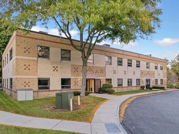 430 Boston St, Unit 210, Topsfield, MA 01983