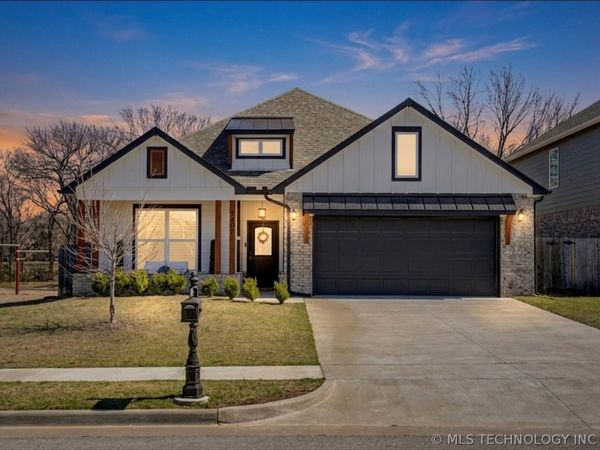 7407 S Walnut Avenue , Broken Arrow, OK 74011
