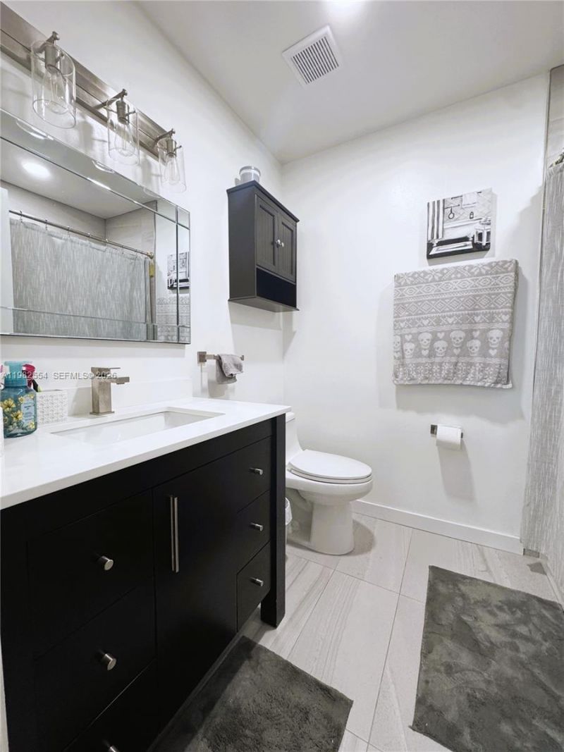 1143 NW 123rd Ct , Unit 607, Miami, FL 33182 Photo