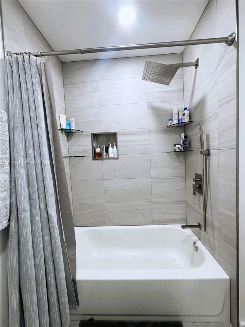 1143 NW 123rd Ct , Unit 607, Miami, FL 33182 Photo