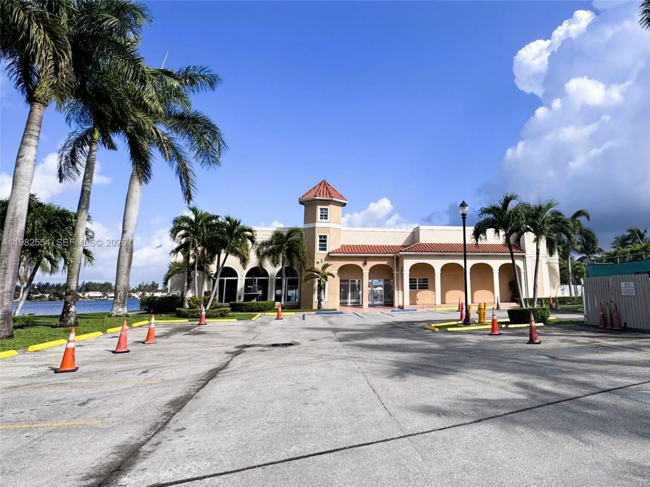 1143 NW 123rd Ct , Unit 607, Miami, FL 33182 Photo