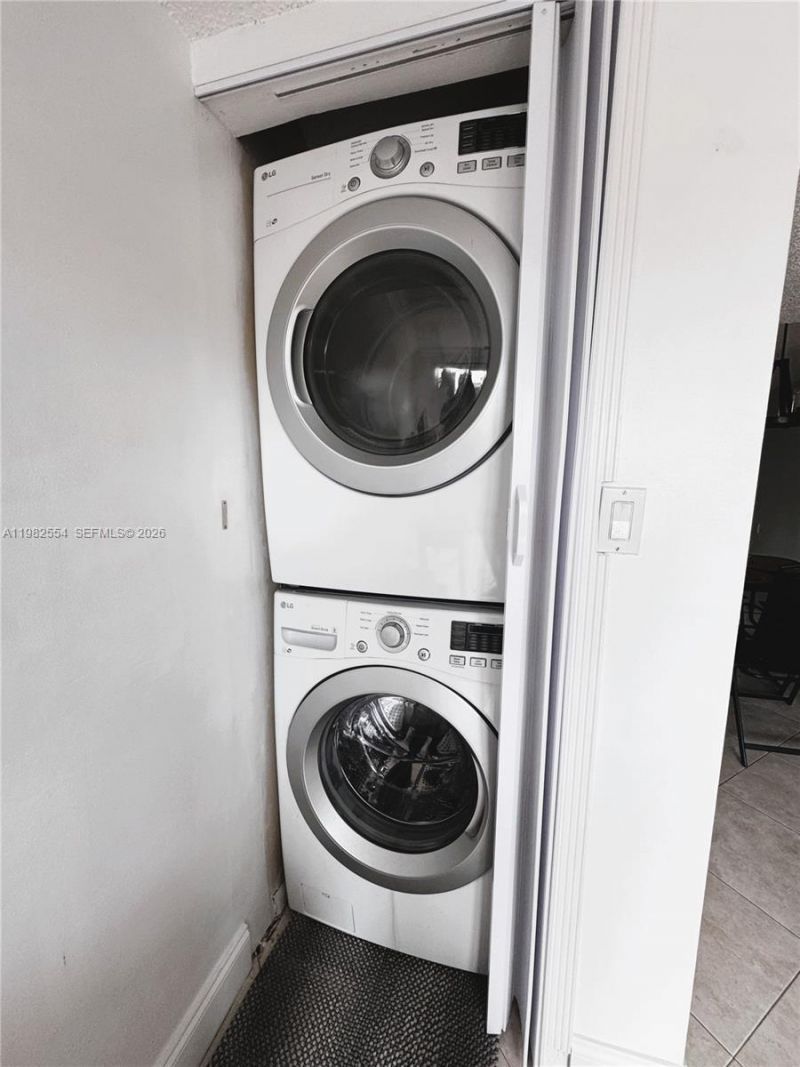 1143 NW 123rd Ct , Unit 607, Miami, FL 33182 Photo