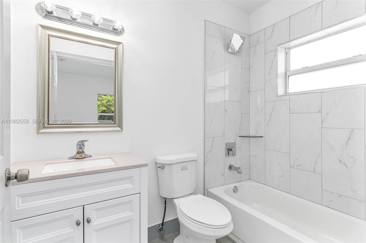 2360 NW 14th St , Fort Lauderdale, FL 33311 Photo