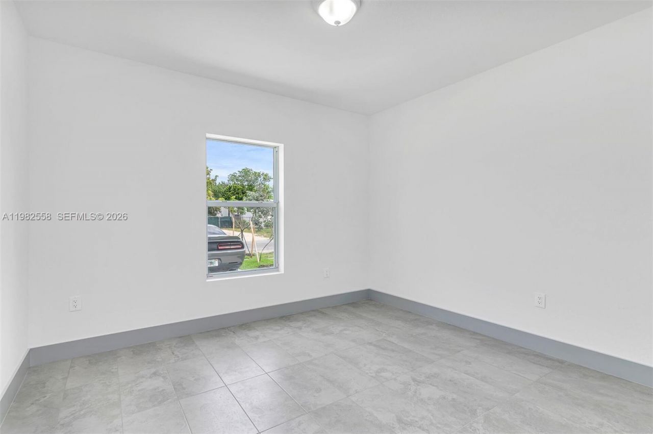 2360 NW 14th St , Fort Lauderdale, FL 33311 Photo