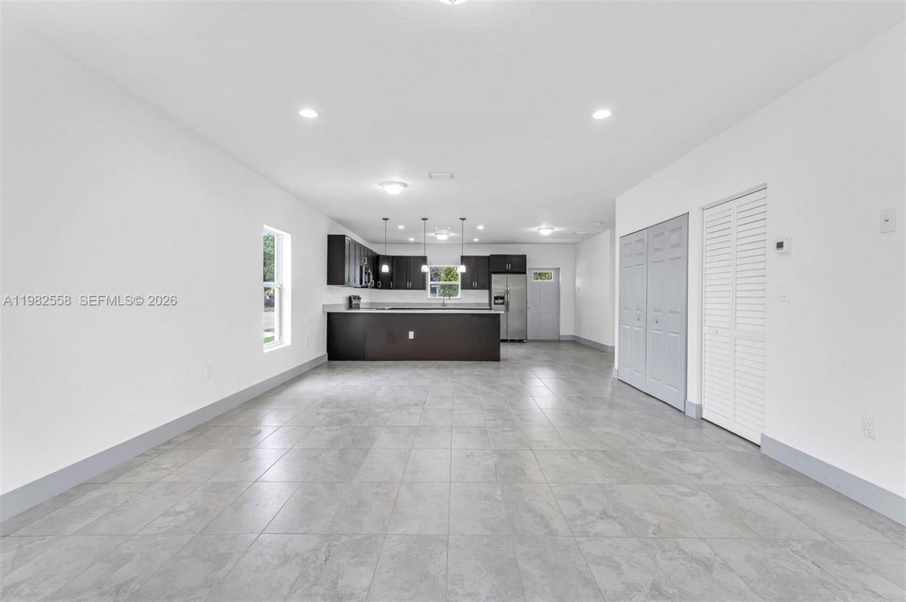 2360 NW 14th St , Fort Lauderdale, FL 33311 Photo