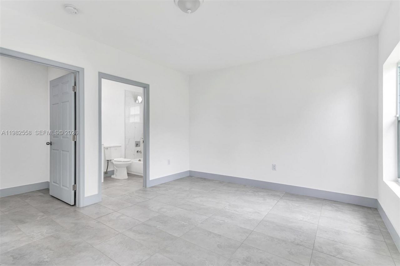 2360 NW 14th St , Fort Lauderdale, FL 33311 Photo