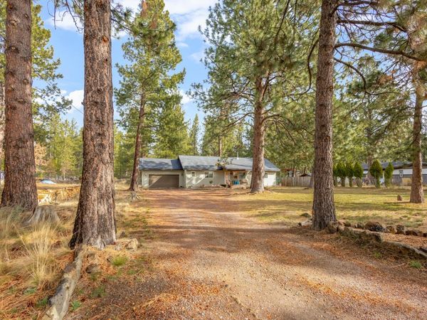 18900 Tuscarora Lane, Bend, OR 97702
