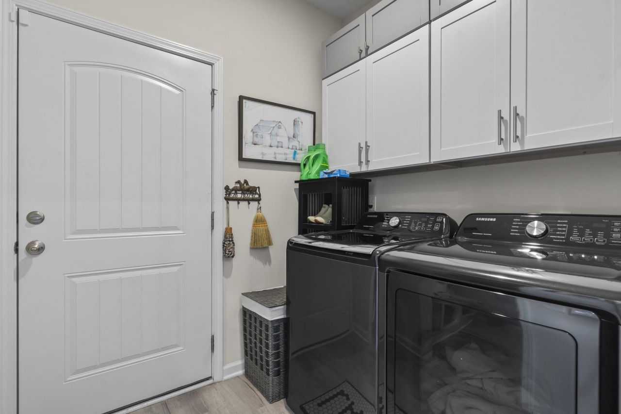 456 Hillsborough Dr. Photo 24