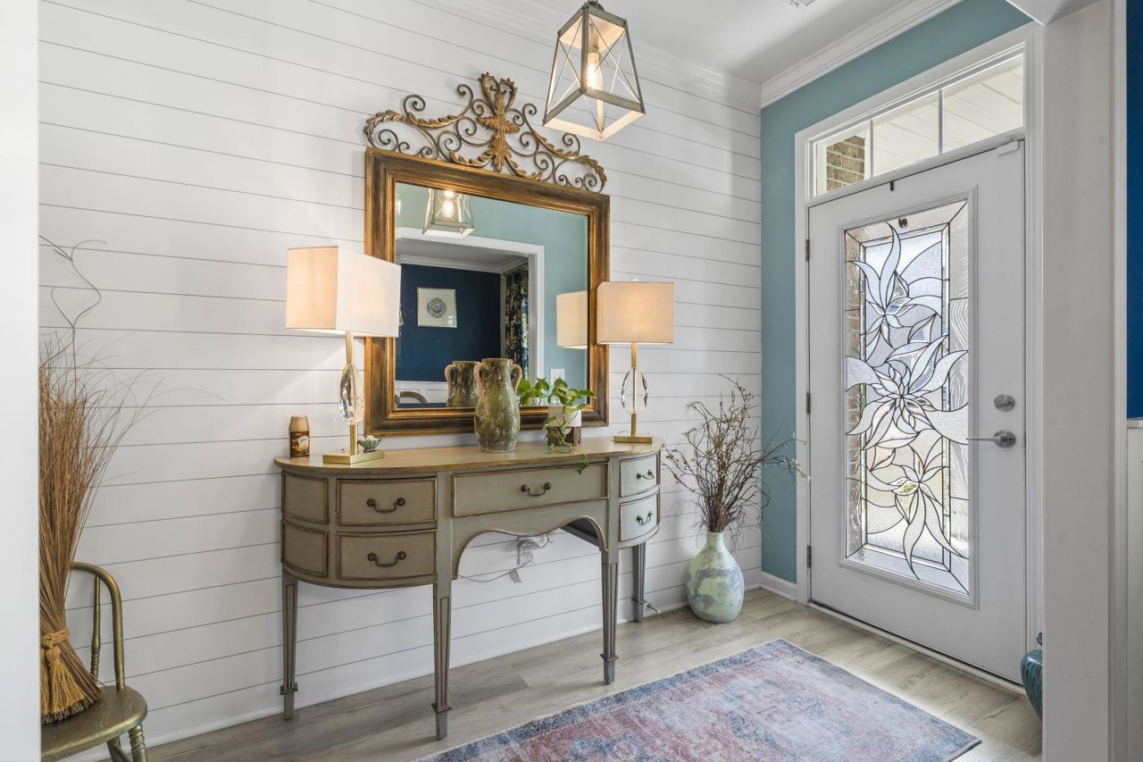 456 Hillsborough Dr. Photo 5