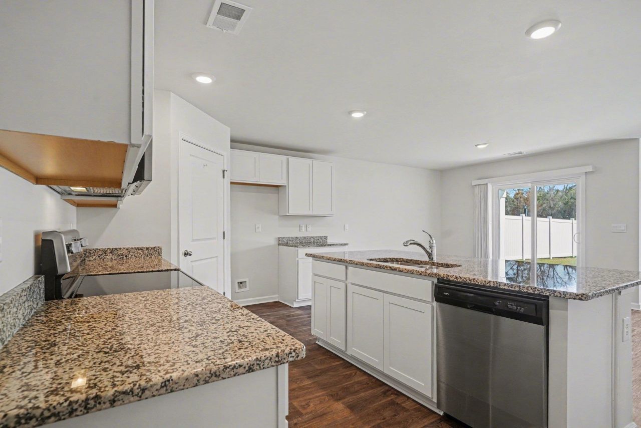 572 Woodland Farms Circle Photo 12