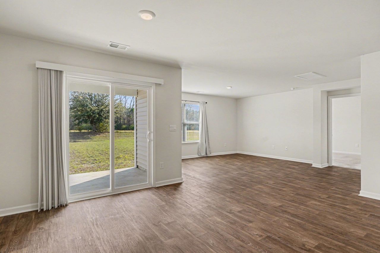 572 Woodland Farms Circle Photo 7