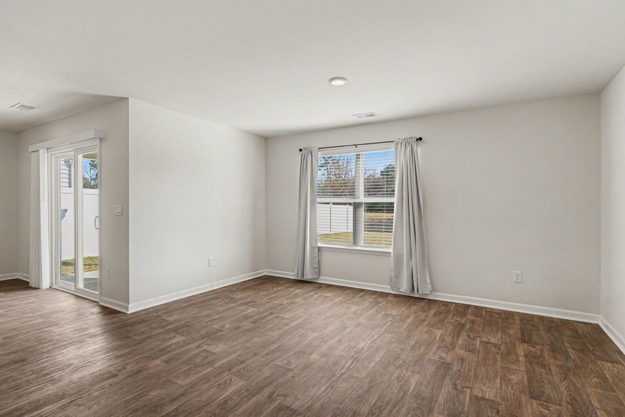 572 Woodland Farms Circle Photo 8