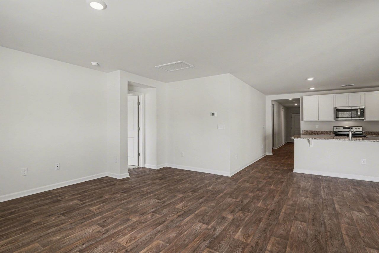 572 Woodland Farms Circle Photo 9