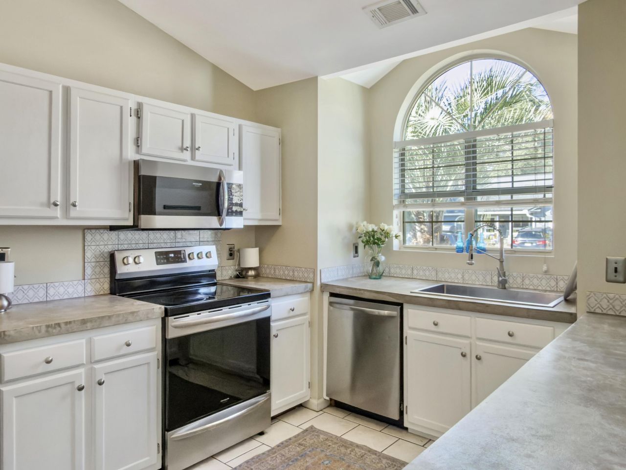 1246 Llewellyn Road Photo 15