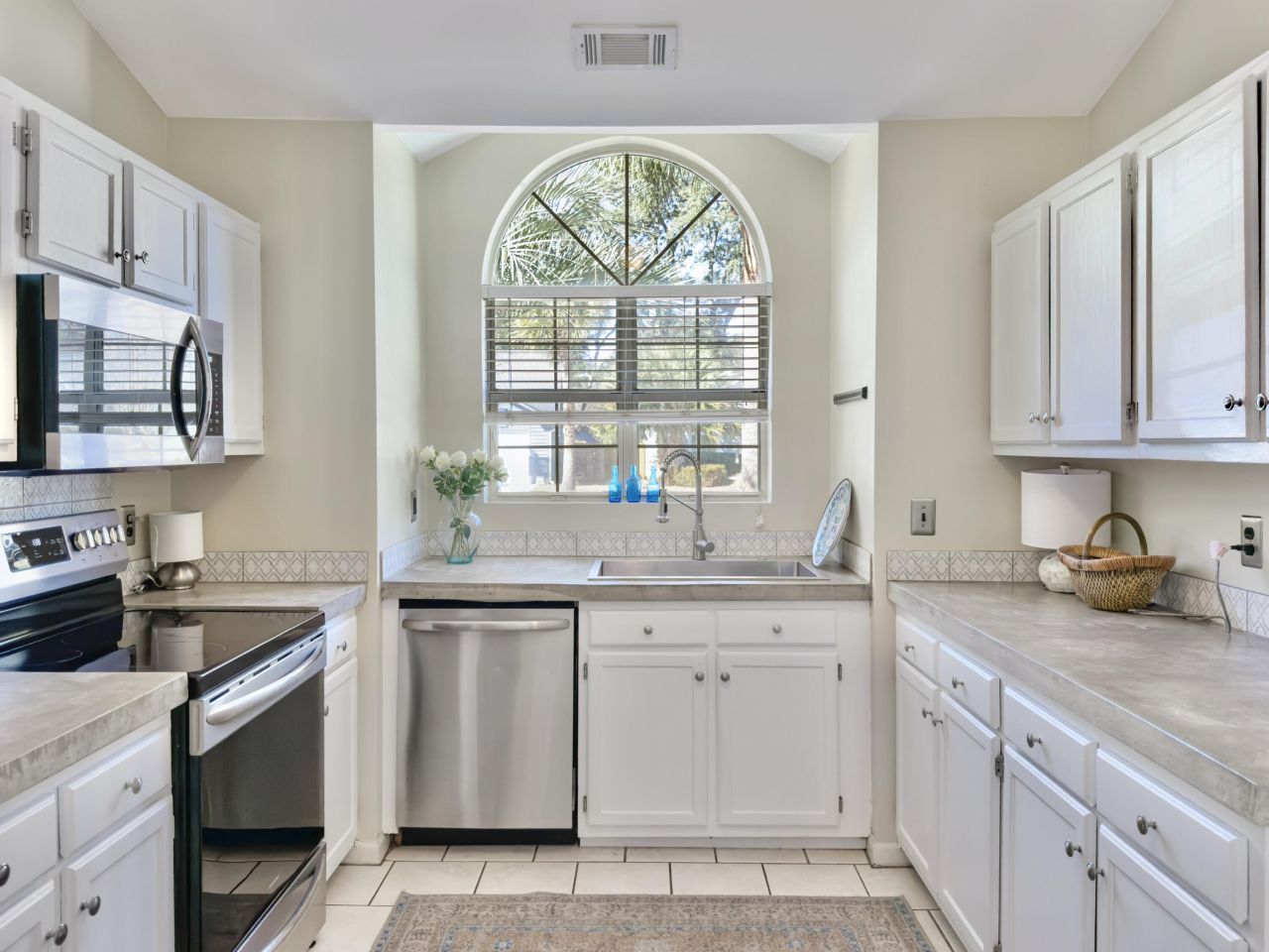 1246 Llewellyn Road Photo 20