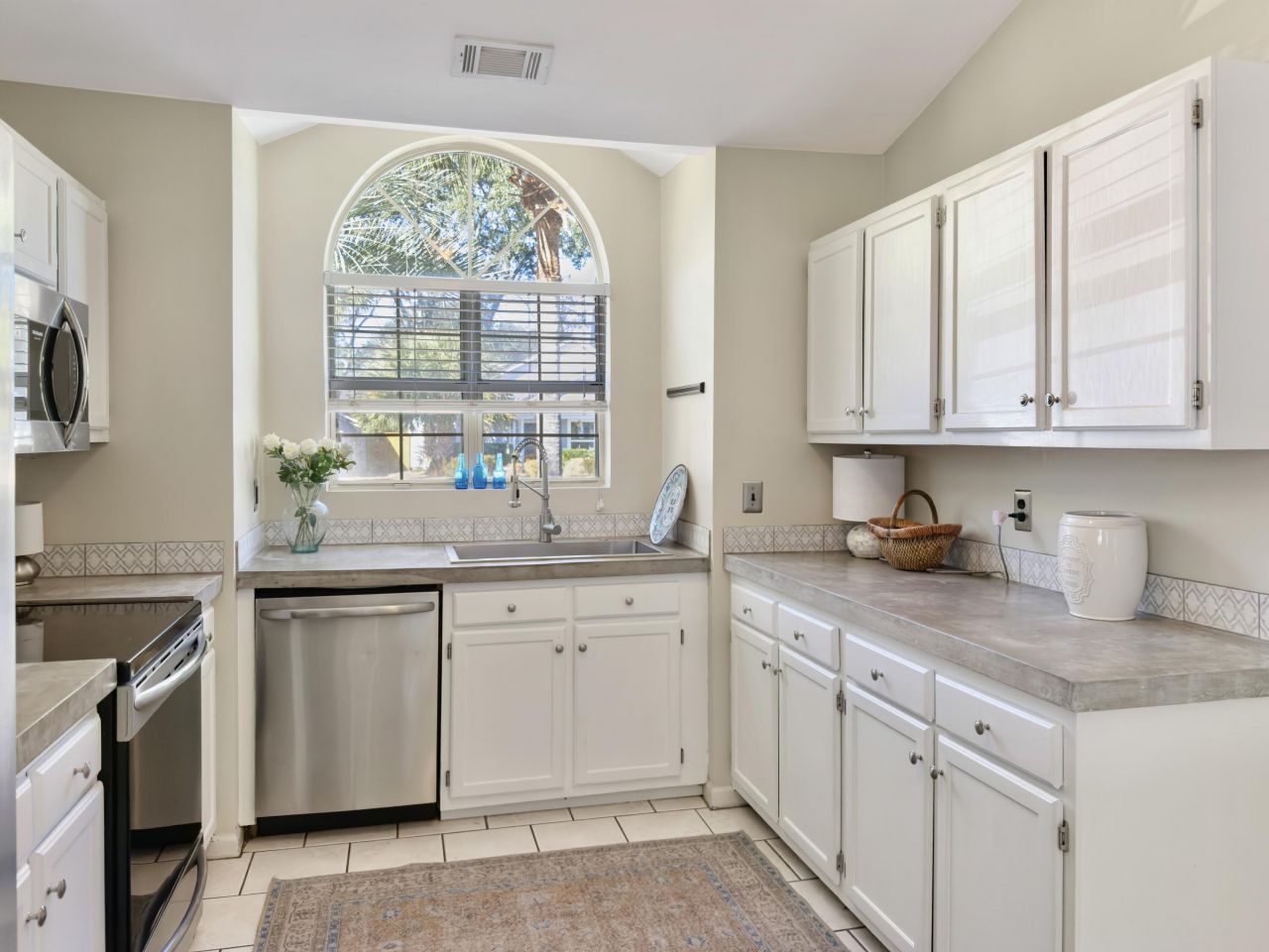 1246 Llewellyn Road Photo 21