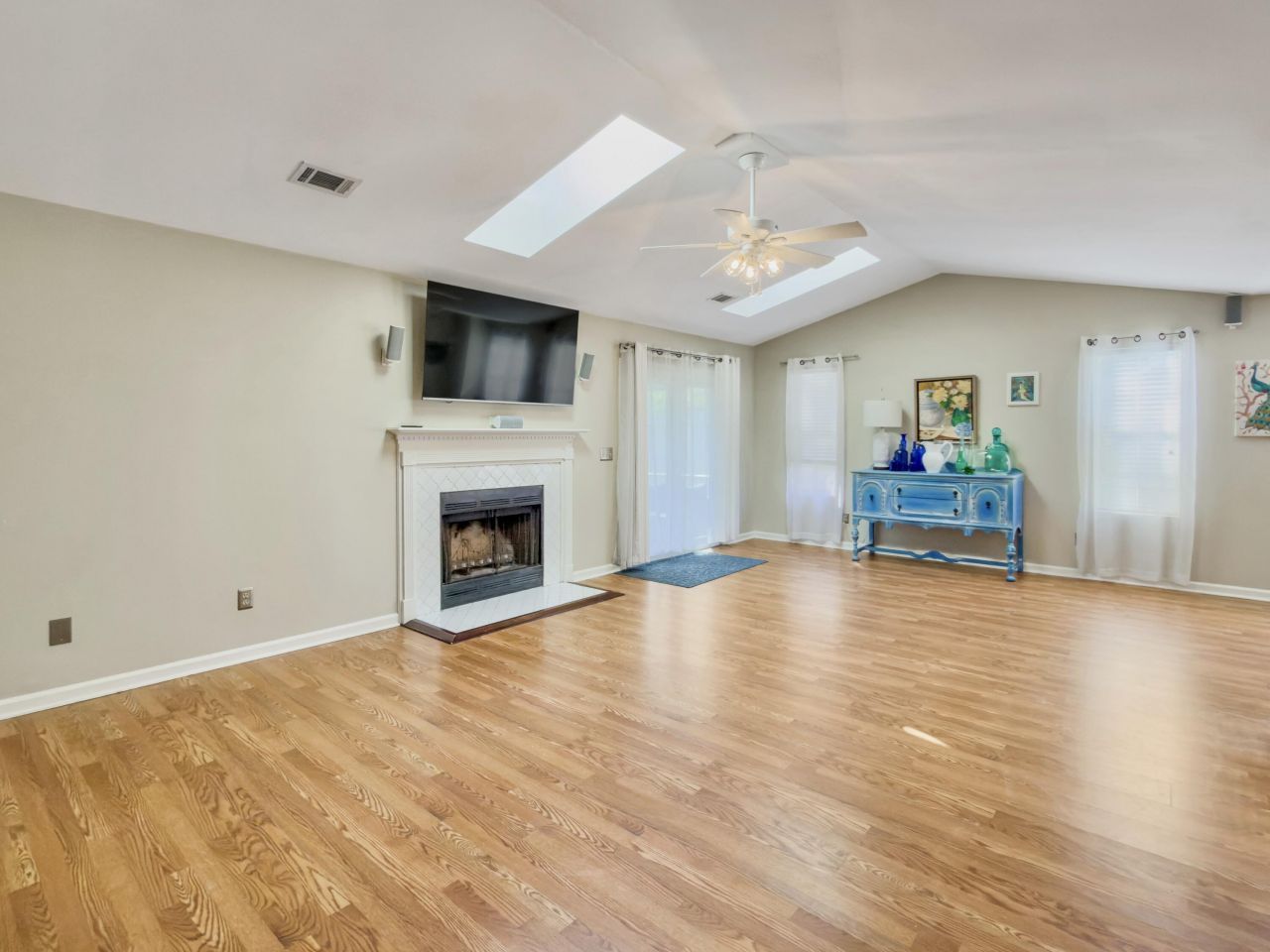 1246 Llewellyn Road Photo 26