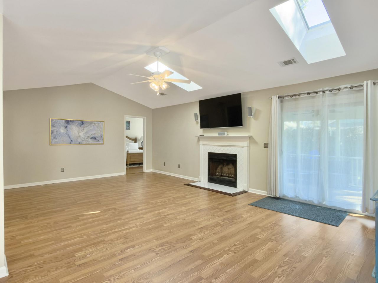 1246 Llewellyn Road Photo 27