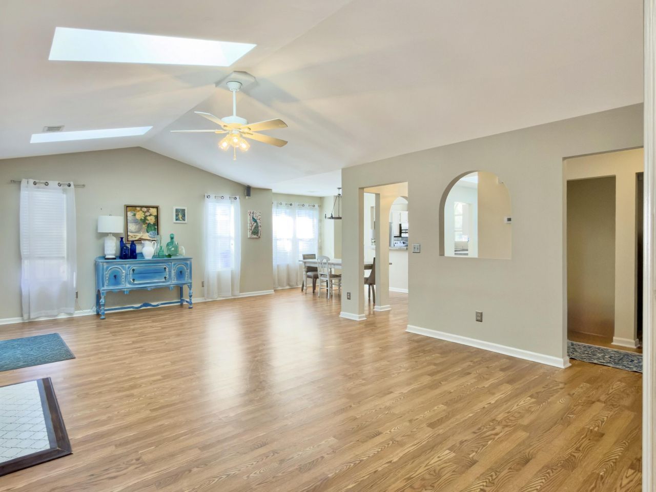 1246 Llewellyn Road Photo 4