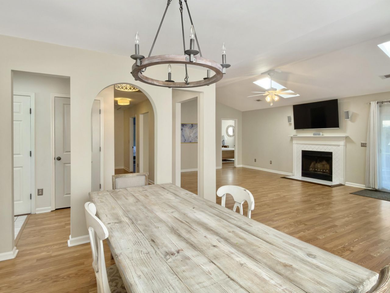 1246 Llewellyn Road Photo 5