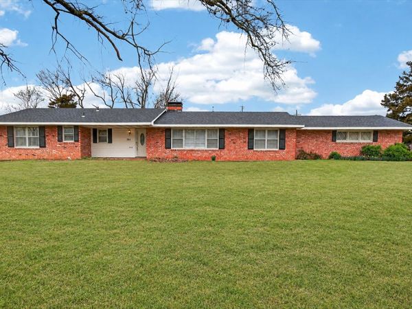 701 Winding Way, Bartlesville, OK 74006