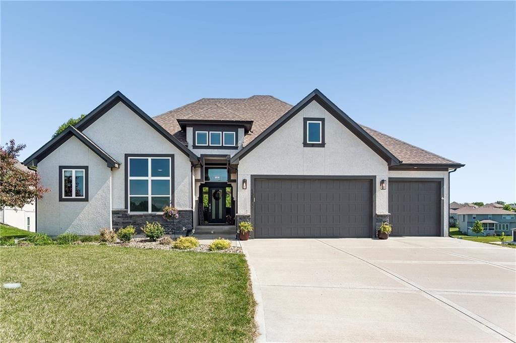 13870 NW 71st Street, Parkville, MO 64152 Main Photo