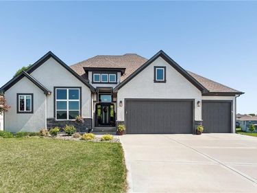 13870 NW 71st Street, Parkville, MO 64152