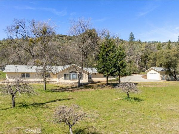 50174 Road 620, Oakhurst, CA 93644