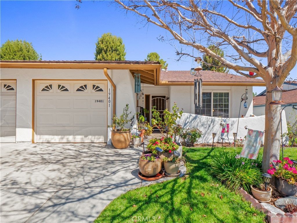 19401 Oak Crossing, Newhall, CA 91321 Main Photo