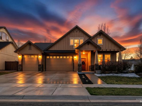 489 W Dreyfuss St, Meridian, ID 83646