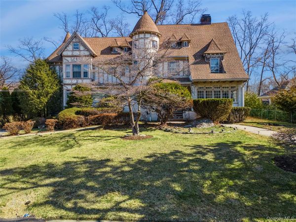 7 The Court , New Rochelle, NY 10801