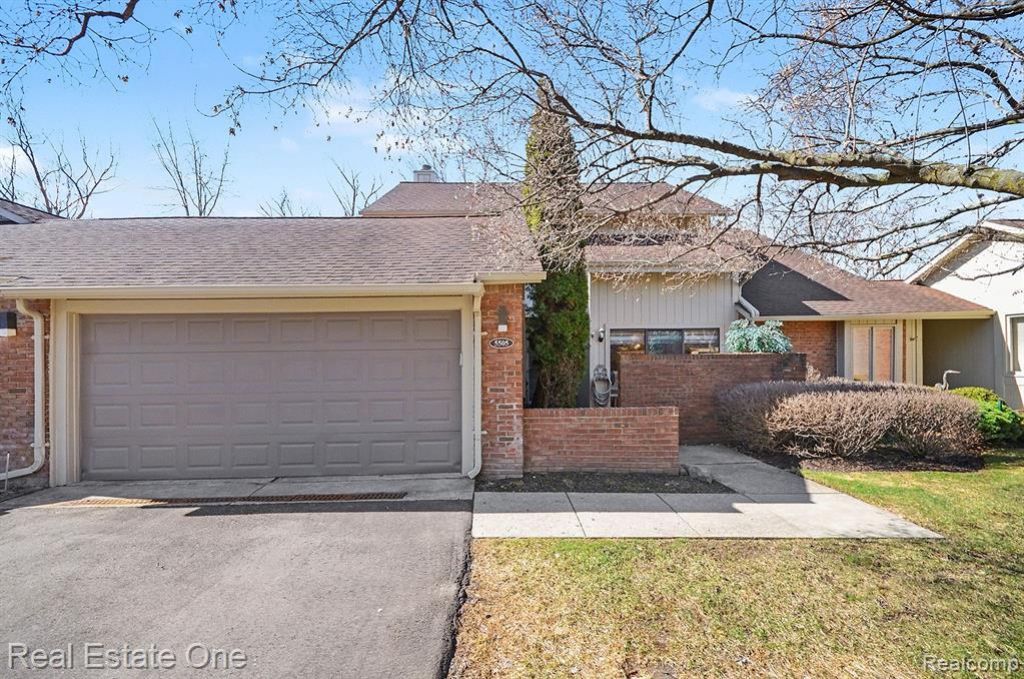5505 Walnut Circle W, West Bloomfield Township, MI 48322 Main Photo