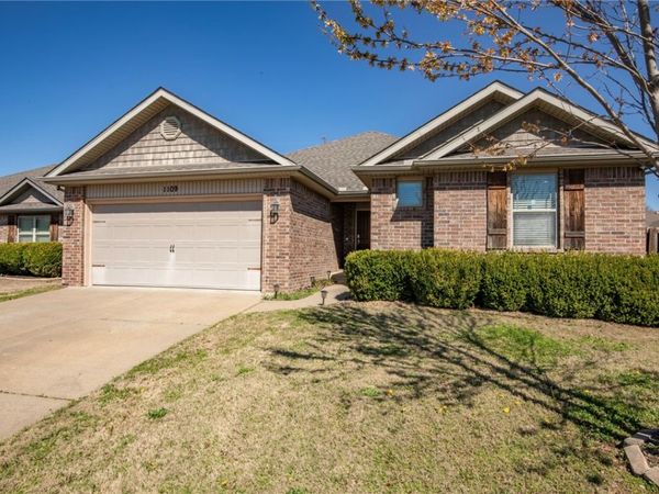 1109 W Cunningham Avenue, Rogers, AR 72758