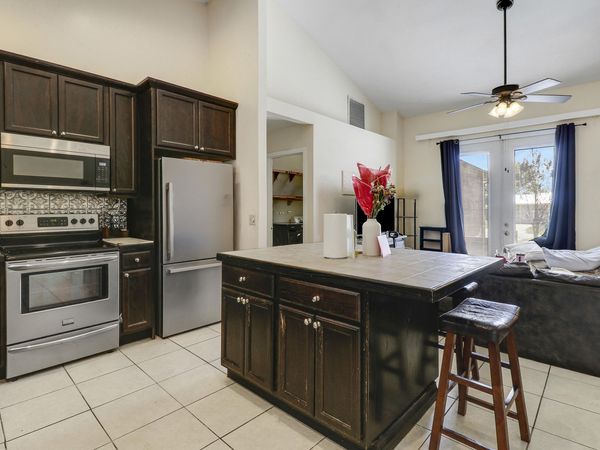 533 NW Avon Avenue, Port St. Lucie, FL 34983