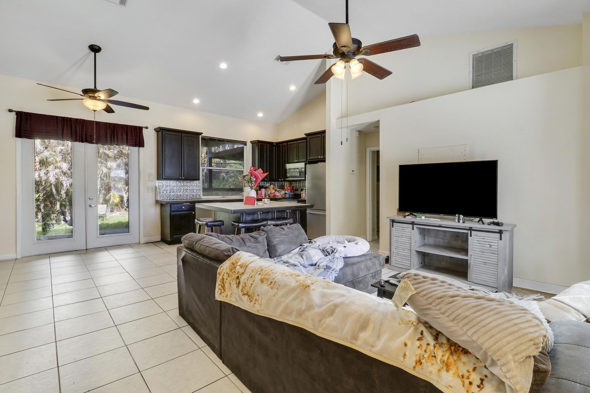 533 NW Avon Avenue, Port Saint Lucie, FL 34983 Photo