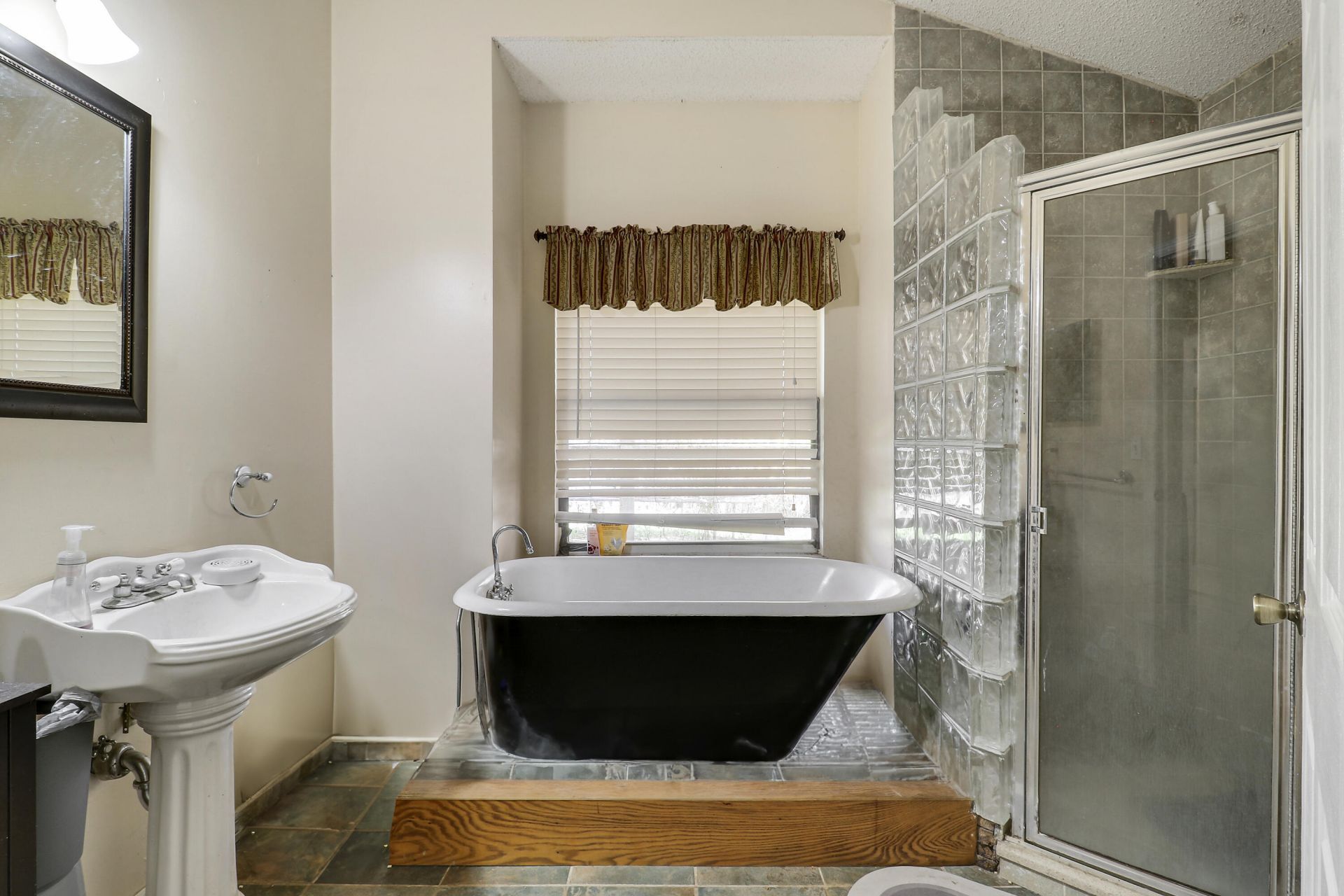 533 NW Avon Avenue, Port Saint Lucie, FL 34983 Photo