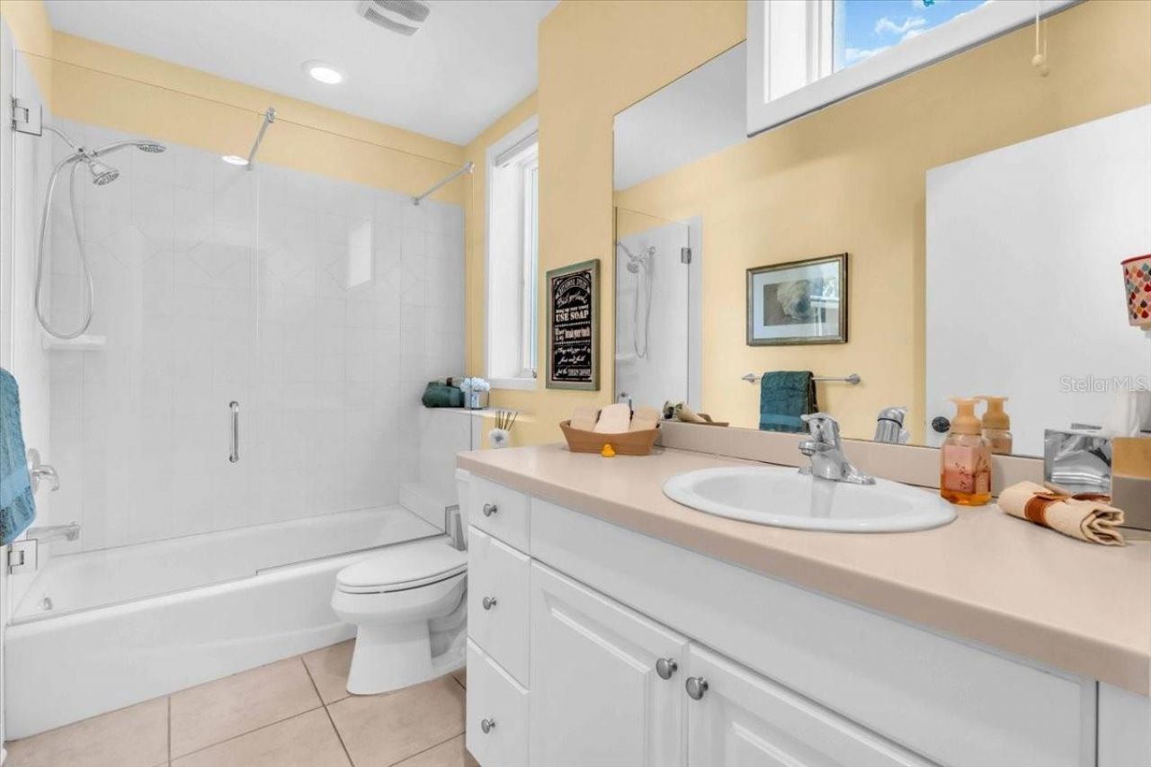 1685 Laurel Street, Unit 4, Sarasota, FL 34236 Photo