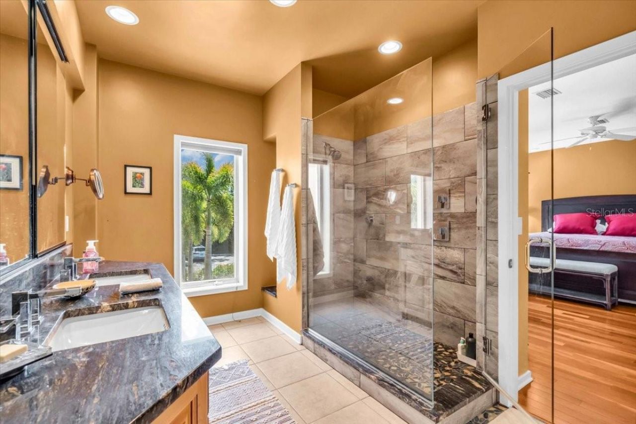 1685 Laurel Street, Unit 4, Sarasota, FL 34236 Photo