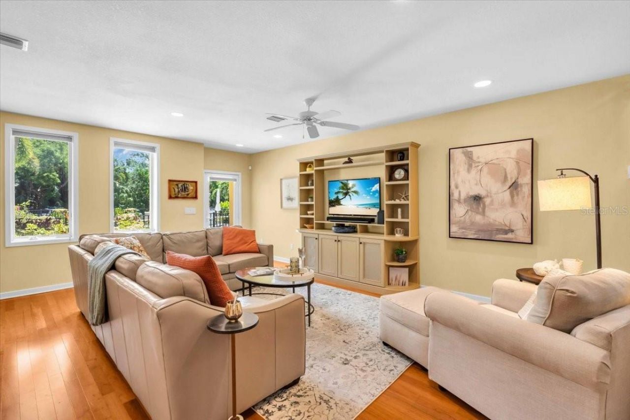 1685 Laurel Street, Unit 4, Sarasota, FL 34236 Photo