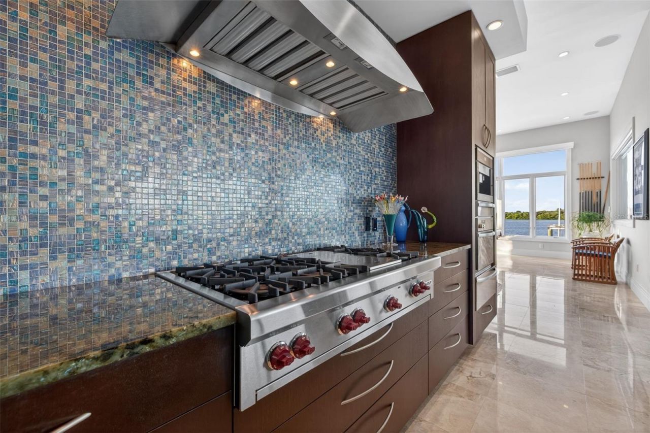 2279 Mermaid Point Ne, Saint Petersburg, FL 33703 Photo