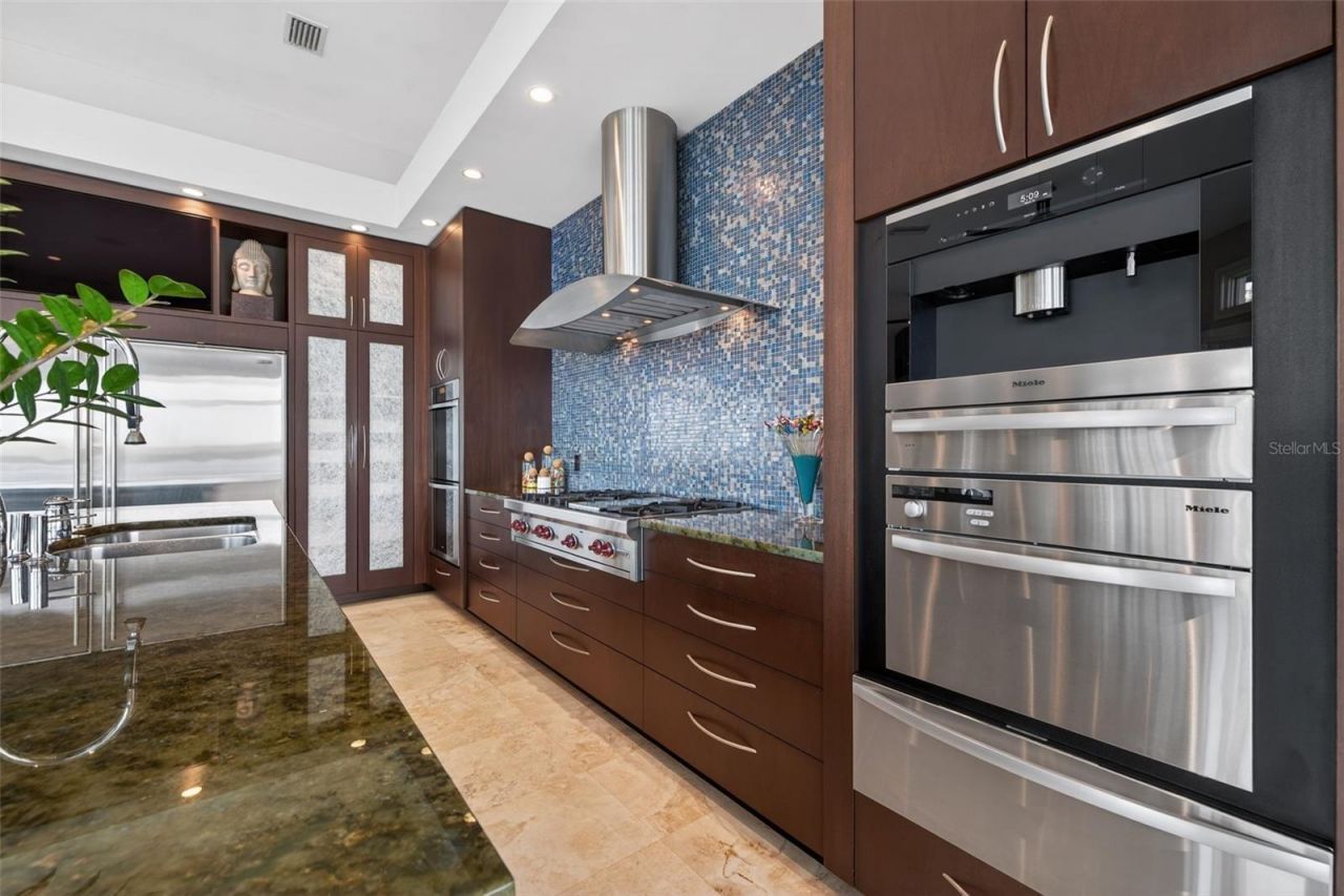 2279 Mermaid Point Ne, Saint Petersburg, FL 33703 Photo