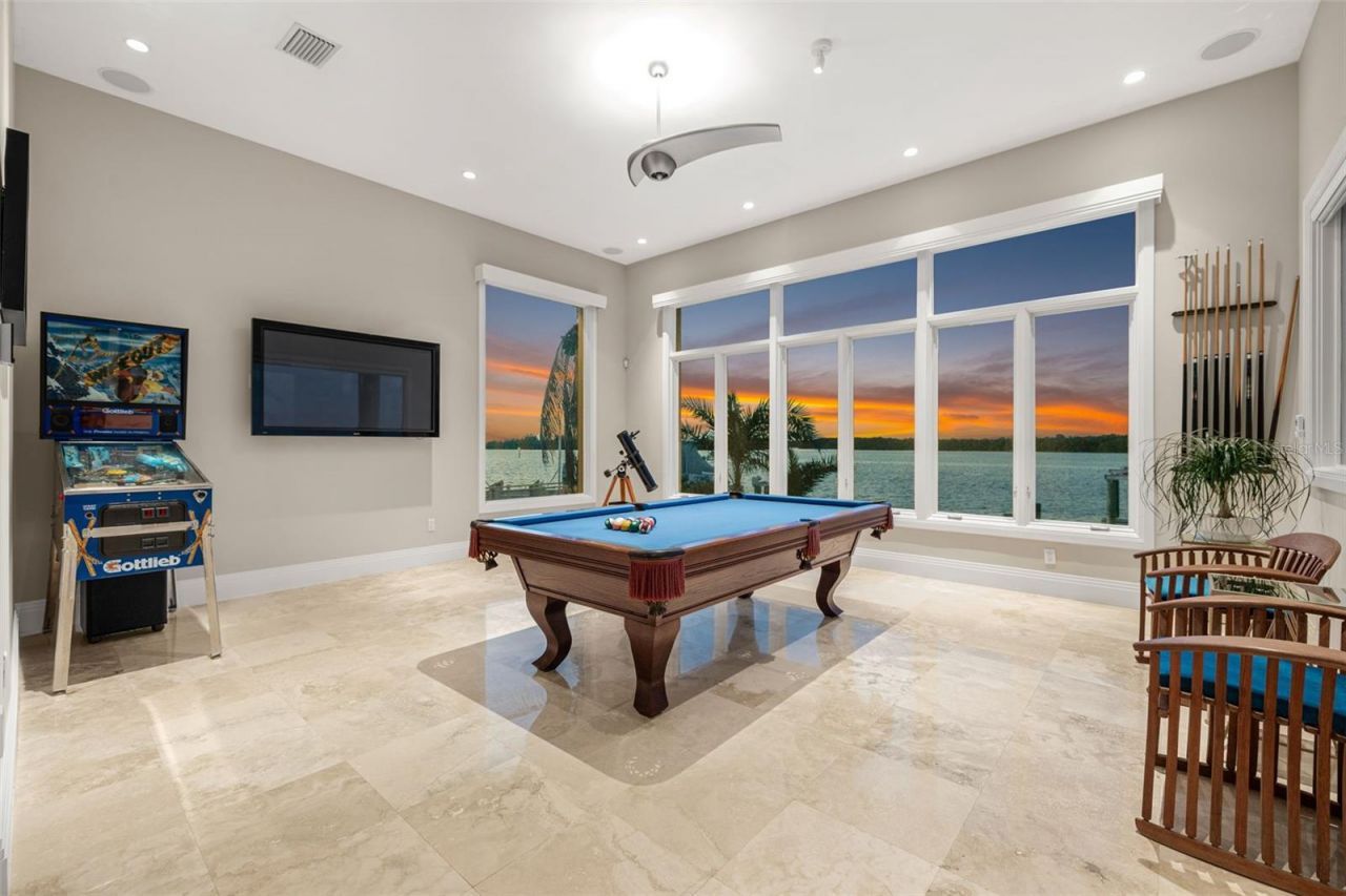 2279 Mermaid Point Ne, Saint Petersburg, FL 33703 Photo