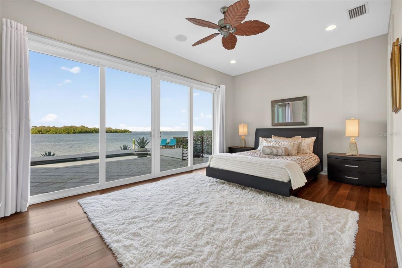 2279 Mermaid Point Ne, Saint Petersburg, FL 33703 Photo