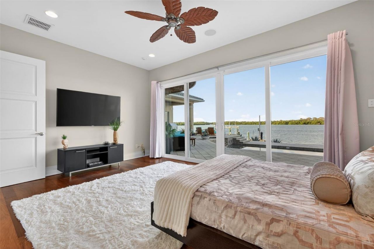 2279 Mermaid Point Ne, Saint Petersburg, FL 33703 Photo