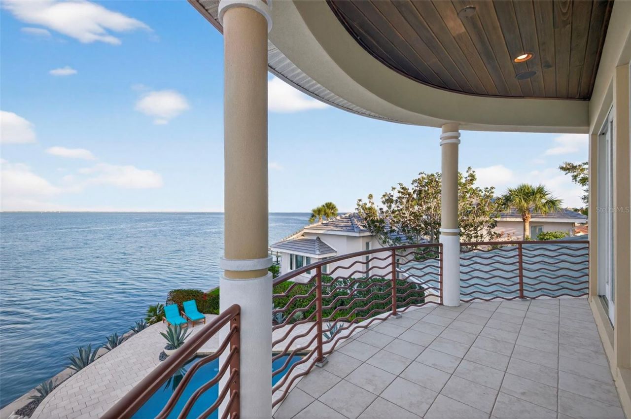 2279 Mermaid Point Ne, Saint Petersburg, FL 33703 Photo