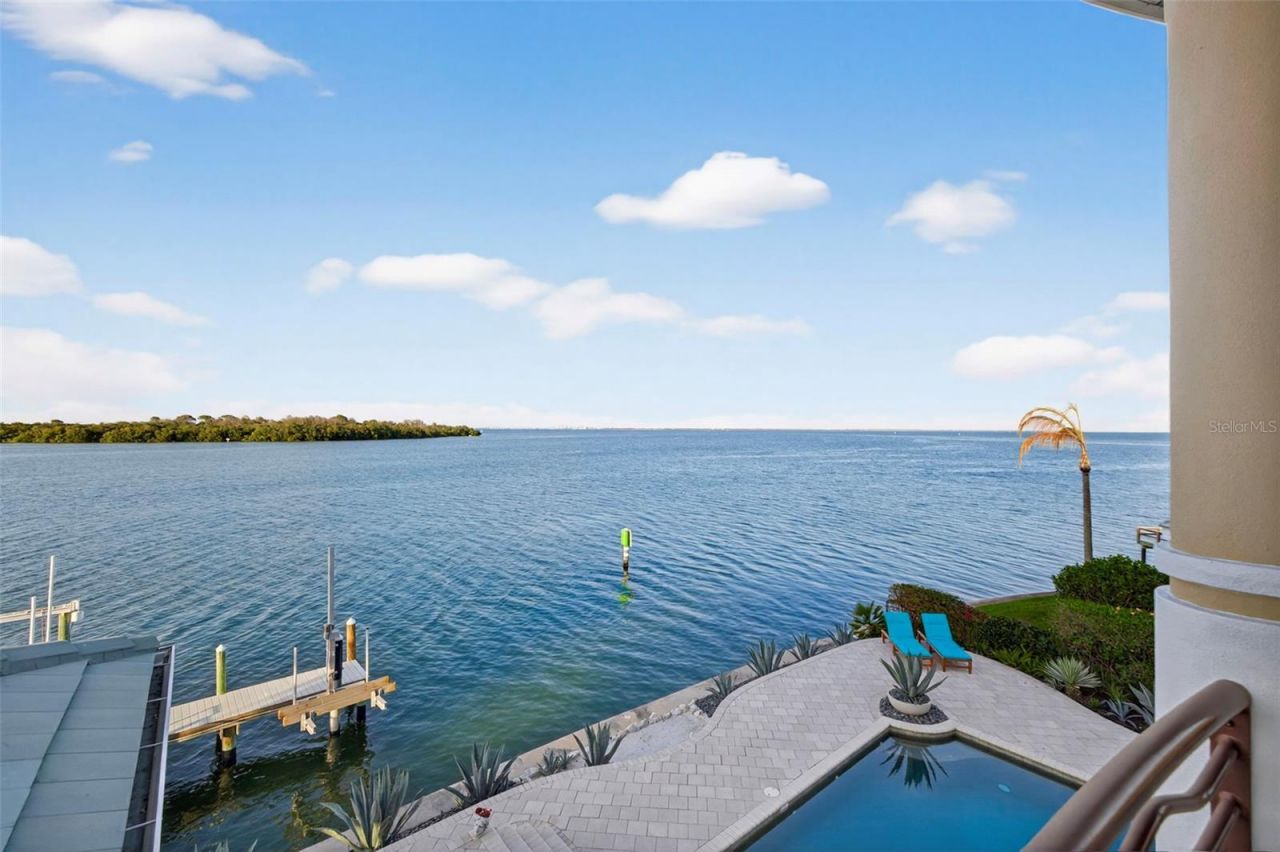 2279 Mermaid Point Ne, Saint Petersburg, FL 33703 Photo