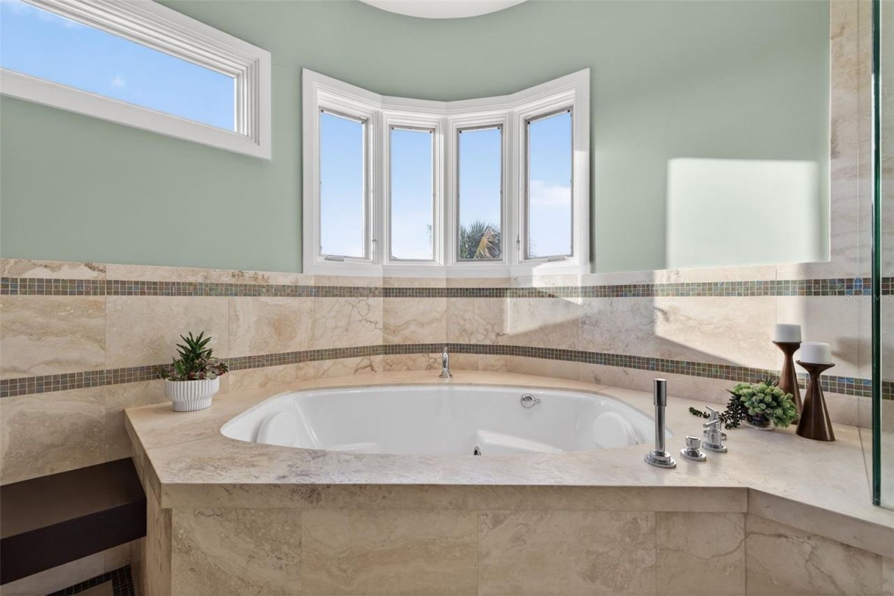 2279 Mermaid Point Ne, Saint Petersburg, FL 33703 Photo