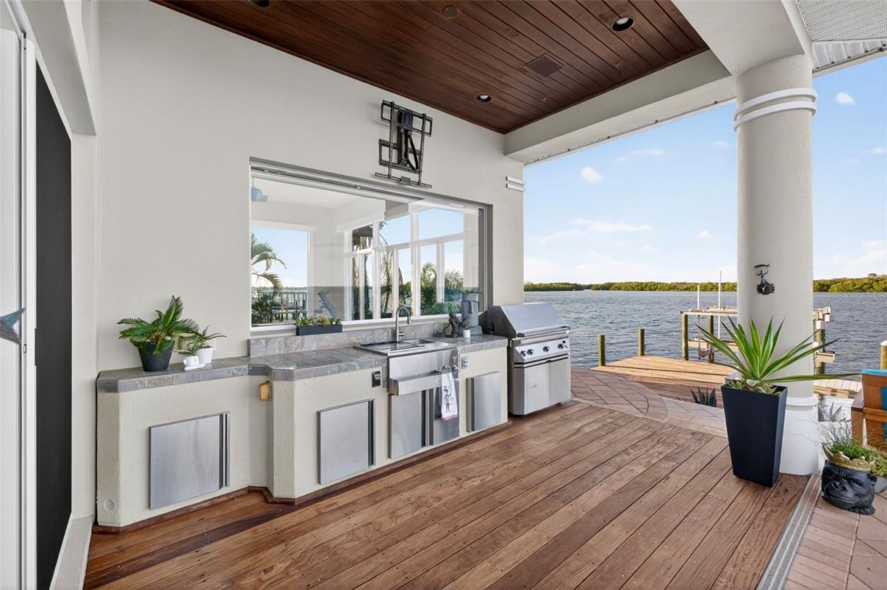 2279 Mermaid Point Ne, Saint Petersburg, FL 33703 Photo