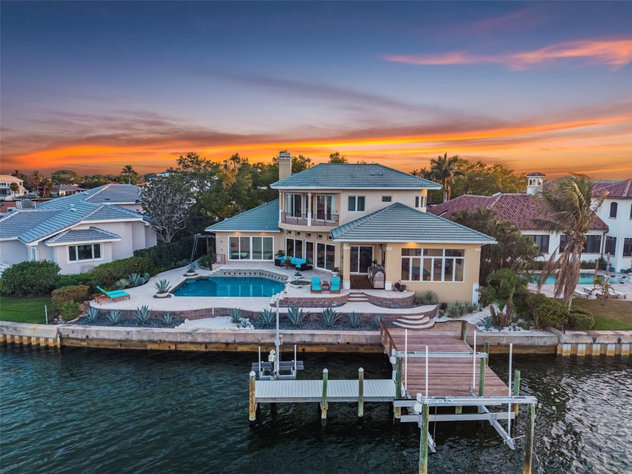 2279 Mermaid Point Ne, Saint Petersburg, FL 33703 Photo